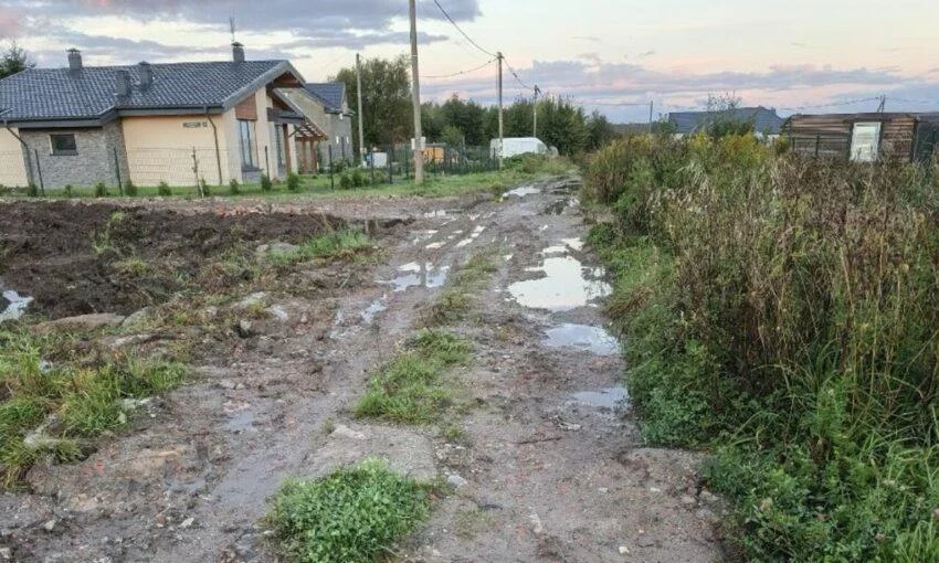 Жители посёлка Коврово жалуются на отсутствие освещения и дороги