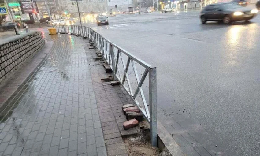 В&nbsp;Калининграде меняют хорошие заборы на&nbsp;новые
